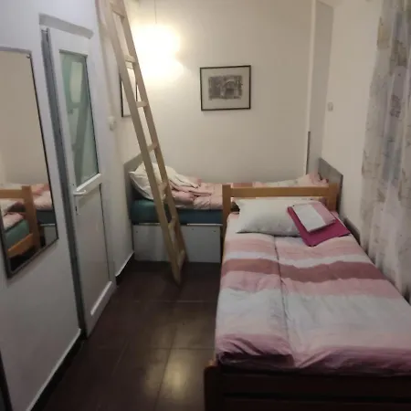 Apartment Point *