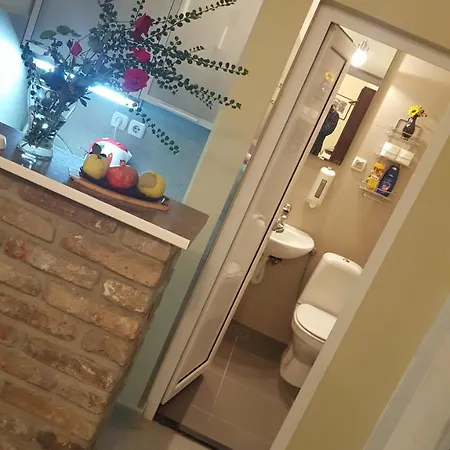 Point Apartment *