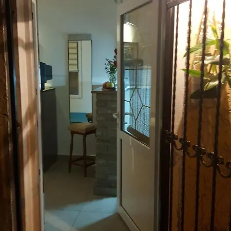 Point Apartment