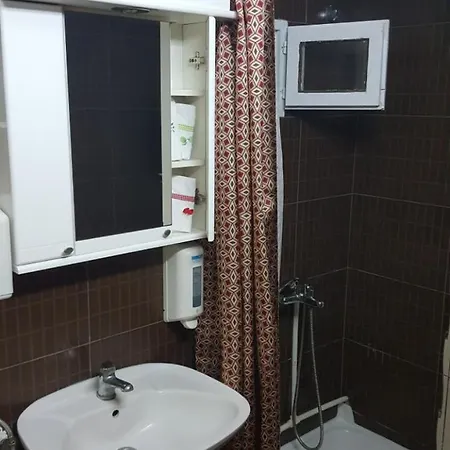 Point Apartment *